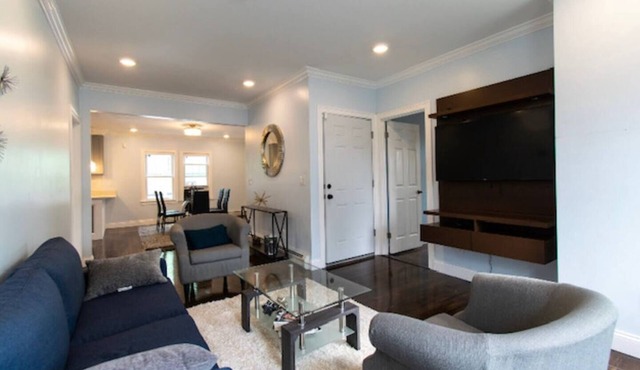 Charming 3-bed Condo near Boston w/Free Parking