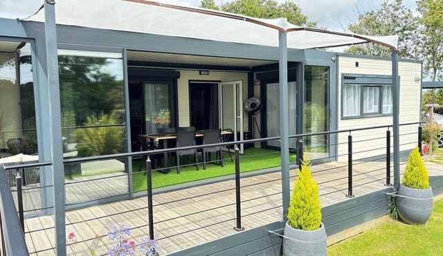 Charming 3-Bed Cottage with Jacuzzi, Heated Pools & Parking, Near Sables d'Olonne