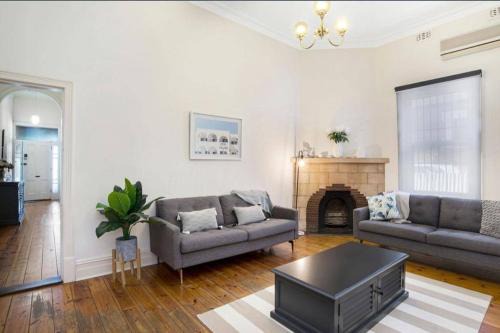 Charming! 3 Bed Garden by Beach