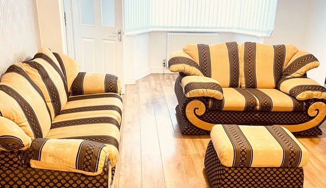 Charming 3-bed Holiday House in Birmingham