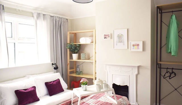 Charming 3 Bed Home near City Centre and Hospital