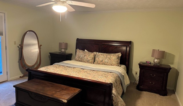 Charming 3 bed house nestled in the woods at the base of Mt Alto.