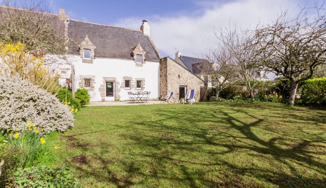 Charming 3-Bed House with Garden near Guérande's Salt Marshes, Beaches & La Baule
