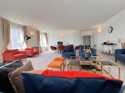 Charming 3 Bed Luxury Flat in Central London