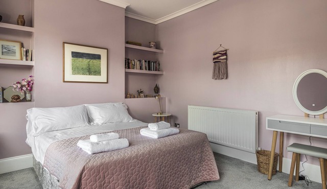 Charming 3 bed property in quiet location with garden and easy parking