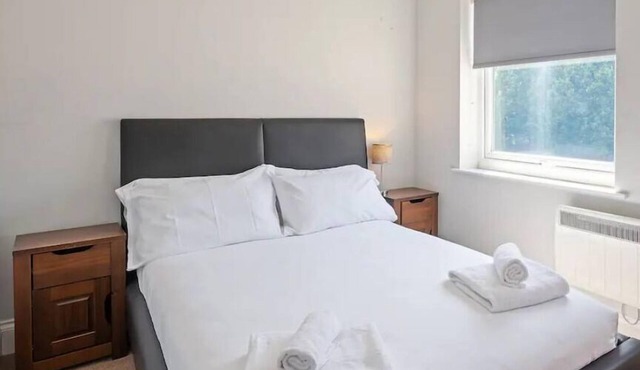 Charming 3 Bed Retreat near City Centre