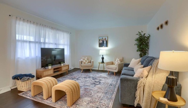 Charming 3-Bed Single Level Cottage