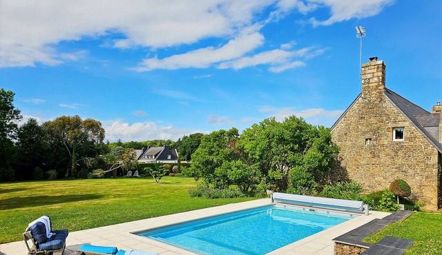 Charming 3-Bed Stone Cottage with Pool & Garden near Beaches