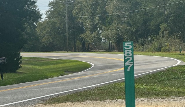 Charming 3-bedroom house with AC and WiFi in brilliant DeFuniak Springs