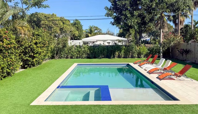 Charming 3-bedroom house with Heated Pool in Lake Worth Beach