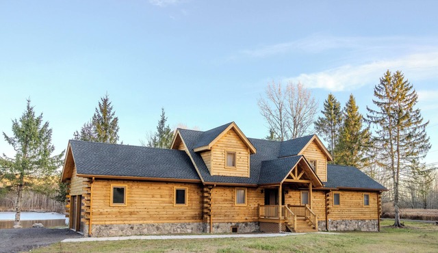 Charming 3-bedroom country house in Madison Township with AC, WiFi