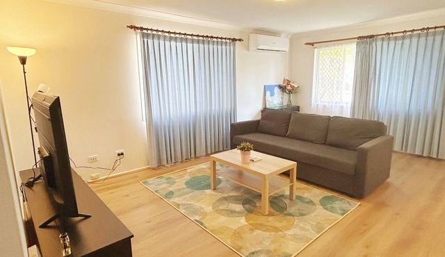 Charming 3-bedroom house in lovely Rochedale South with AC