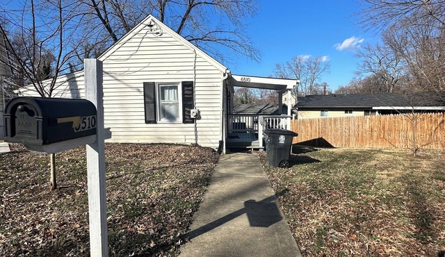 Charming 3-bedroom house with WiFi and AC in cool Capitol Heights