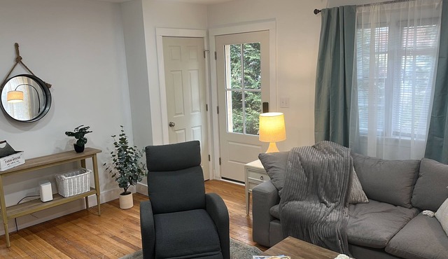 Charming 3-bedroom house with AC and WiFi in delightful Charlottesville