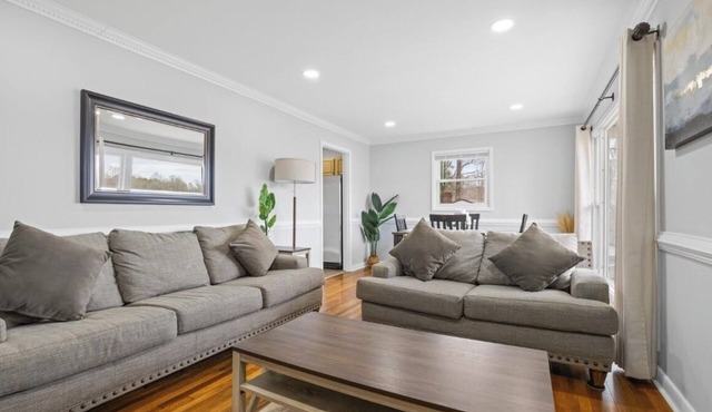 Charming 3 bedroom house in lovely Charlottesville near UVA