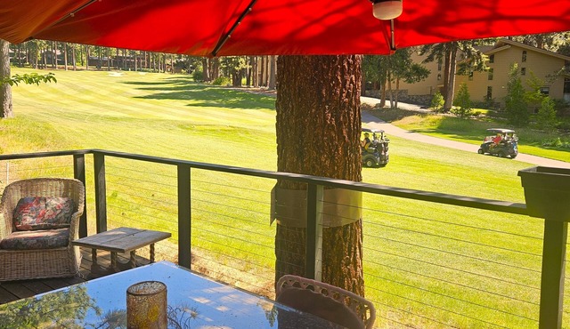 Charming 3-bedroom Ski Cabin on Golf Course in lovely Incline Village