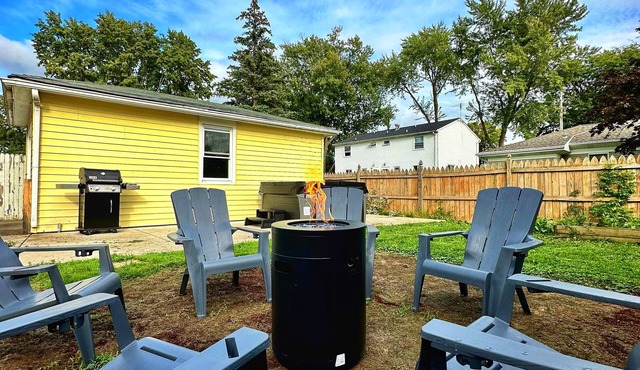 Charming 3-bedroom house with Hottub, in lovely North Tonawanda