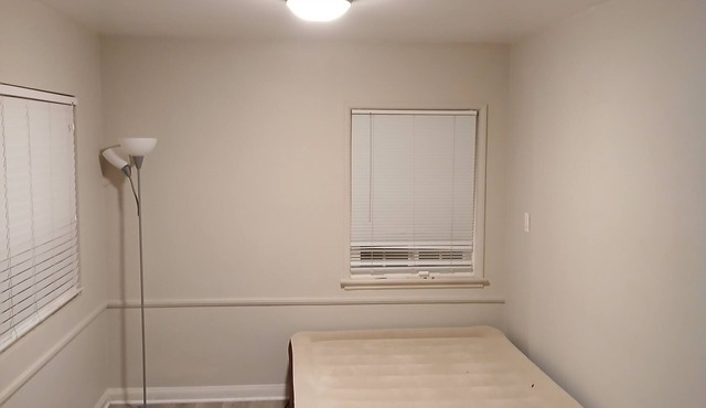 Charming 3-bedroom house with WiFi, AC in nice Santa Fe Springs
