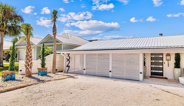 Charming 3-bedroom villa in tranquil Carillon Beach with private pool, WiFi