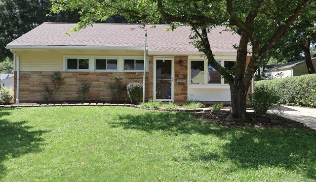 Charming 3-bedroom house with WiFi and AC in beautiful Cuyahoga Falls