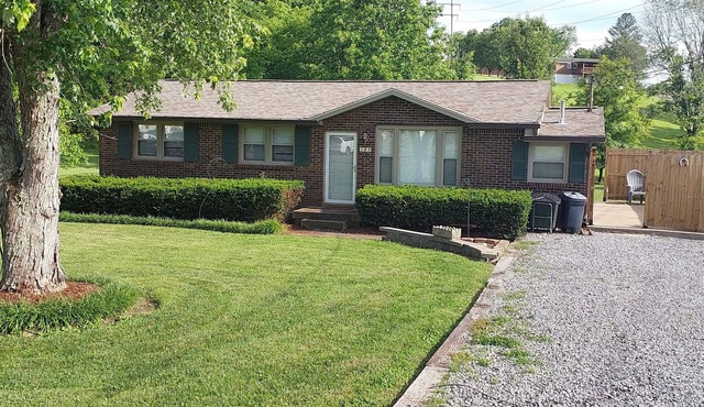 Charming 3-bedroom house with private patio, 20min to dwntn Nashville/Airport