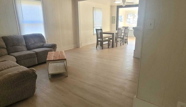 Charming 3-bedroom house with WiFi and AC in Kings Mountain!