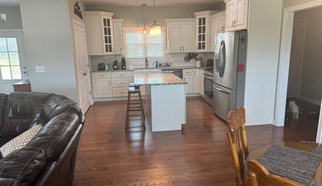 Charming 3-bedroom house in marvelous Mount Sterling with WiFi, AC