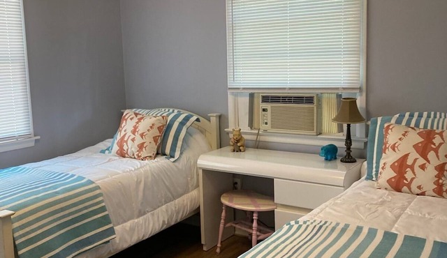 Charming 3-bedroom house in Point Pleasant .Close to Bay Head Beaches.