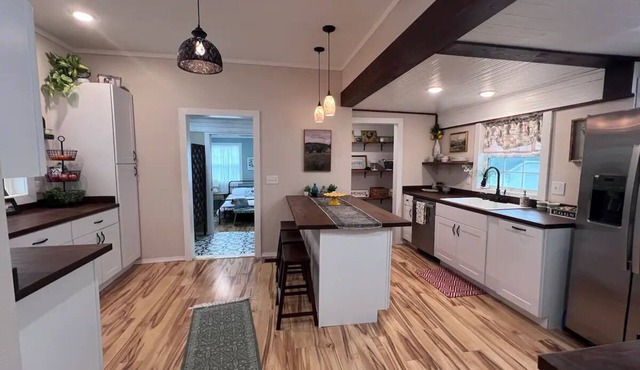 Charming 3-bedroom Craftsman house in delightful Willow Springs, MO