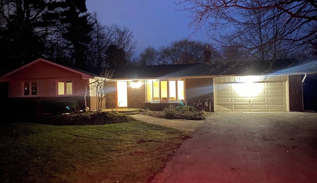 Charming 3-Bedroom Home in Quaint Countryside Retreat with Modern Comforts