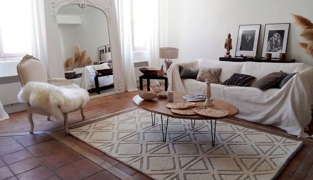 Charming 3-bedroom house intramuros