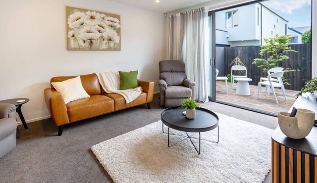 Charming 3 Bedroom Escape with Carpark