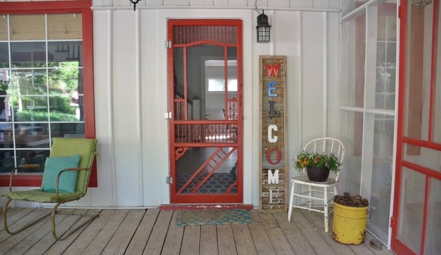 Charming 3-bedroom farmhouse in enjoyable Beulah Valley with fitness room, WiFi