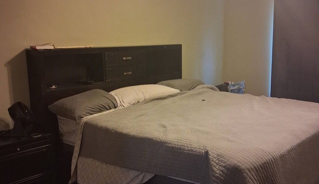 Charming 3-bedroom house in Junction City with AC and pet friendly