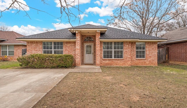 Charming 3-bedroom home in Waco!