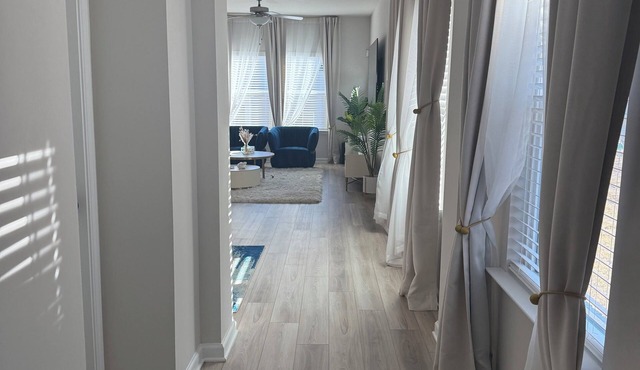 Charming 3-bedroom townhome with loft, WiFi and AC in peaceful Lawrenceville