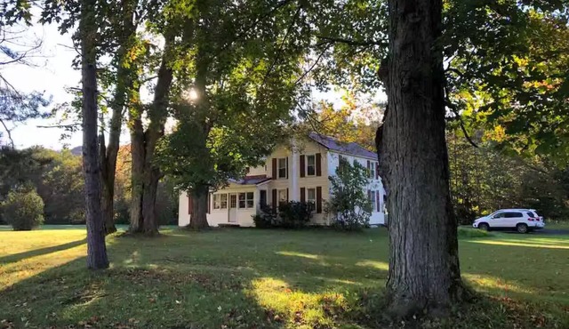 Charming 3-bedroom farmhouse with WiFi, AC in wonderful North Central PA