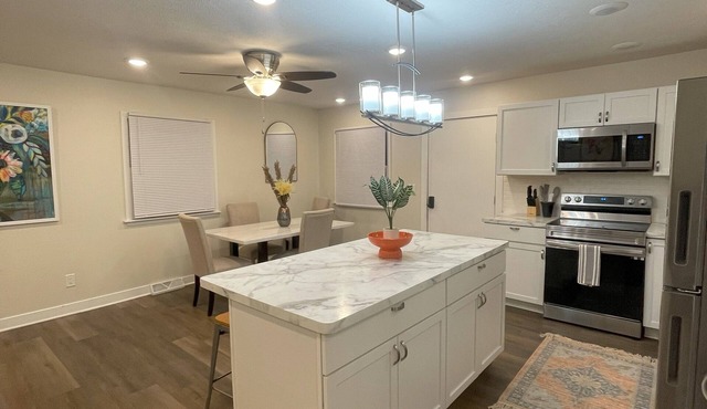 Charming 3-bedroom apartment with AC, WiFi in wonderful Nebraska City