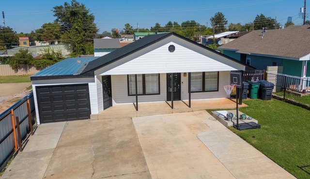 Charming 3-bedroom house with WiFi, AC in awesome Oklahoma City.