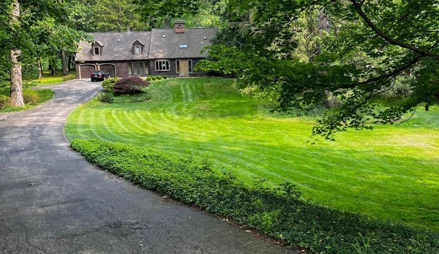 Charming 3-bedroom house. Nature + Comfort near Cleveland