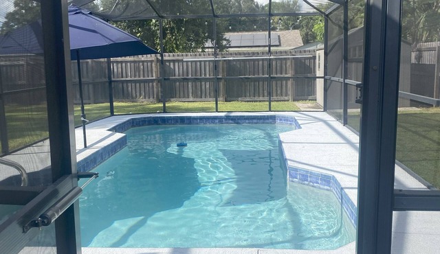 Charming 3-bedroom house with Pool in Pinellas Park