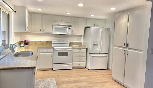 Charming 3-bedroom house with WiFi and AC in Pleasant Hill