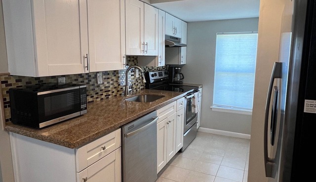 Charming 3-bedroom house in peaceful Pleasantville with AC, WiFi