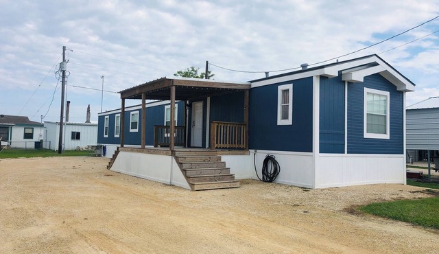 Charming 3-bedroom mobile home with AC, WiFi in Port O'Connor.