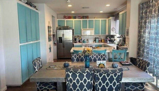Charming 3 Bedroom Pool &Hot Tub