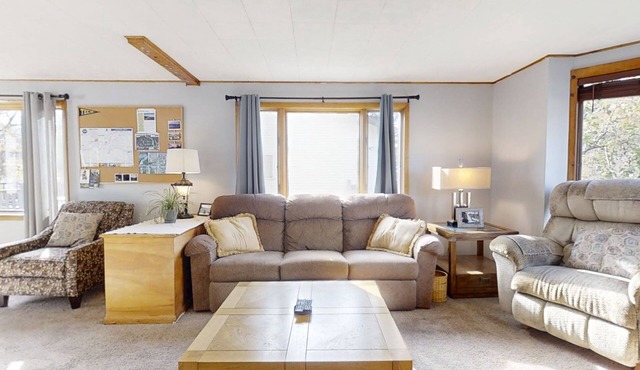 Charming 3-bedroom, 1 Murphy Bed in Hubbell AC, WiFi, Pinball, Trailside, Deck