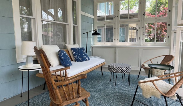 Charming 3-bedroom, 2-bath cottage with AC in Lakeside near Hoover Auditorium