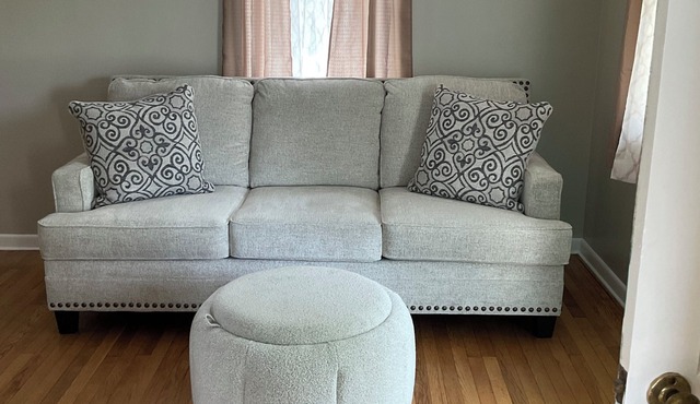 Charming 3-bedroom 2 bath farmhouse surrounded by Corodus State Park in Hanover.