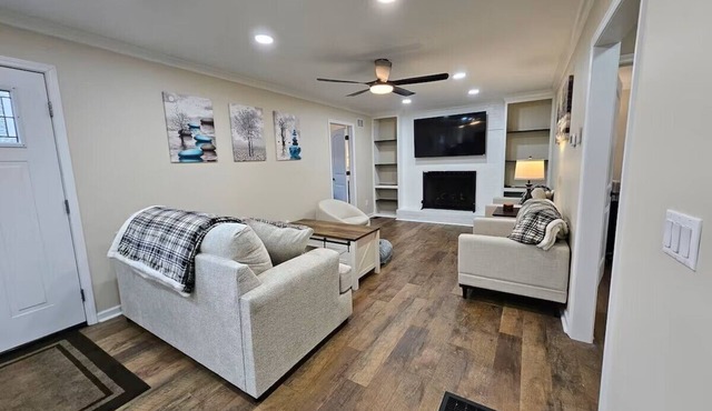 Charming 3-bedroom 2-Bath house with WiFi and AC in lovely Landrum