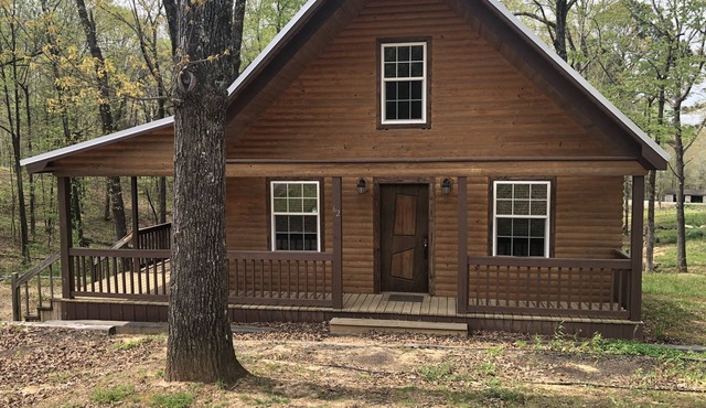 Charming 3 Bedroom 2 Bath Cabin near Sardis Lake